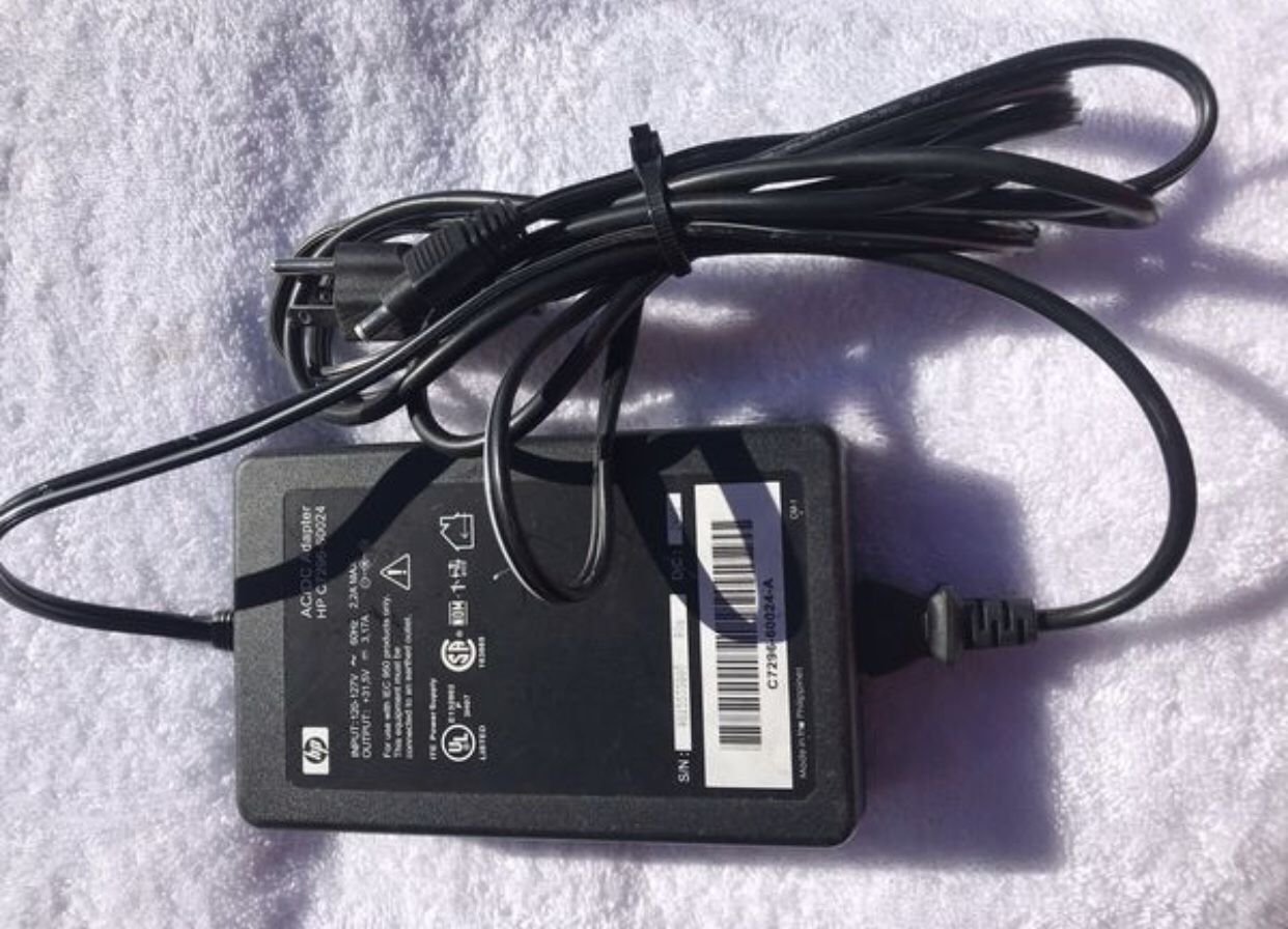 HP C7296-6024 AC Adapter