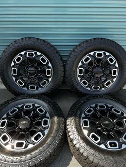 Chevy Silverado Z71 2500/3500 Factory Wheels Tires