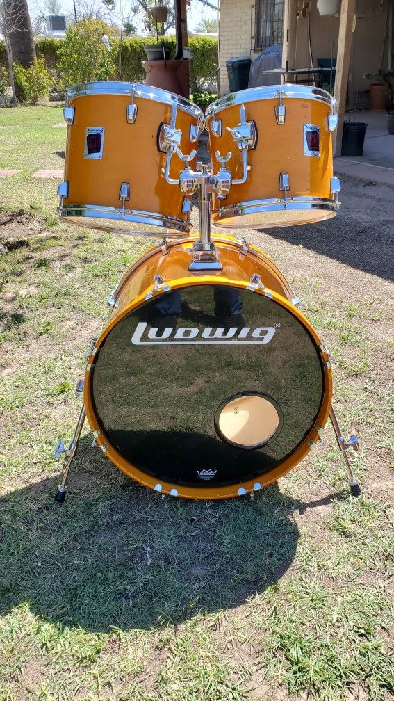 Ludwig Rocker Drums No Floor Tom And No Hardware. 22" Kick 12" & 13" Tom's New Heads & Spurs On Kick