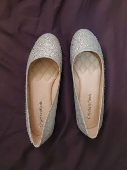 Flat shoes