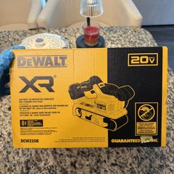 New DEWALT 20V MAX XR Belt Sander