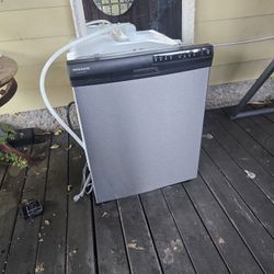 Frigidaire Dish Washer