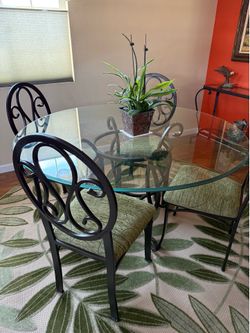 Dining room table
