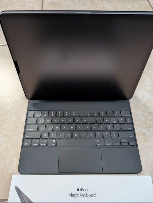 Apple iPad Pro 12.9 6th Gen 512gb WiFi+Cellular +Magic Keyboard Unlocked