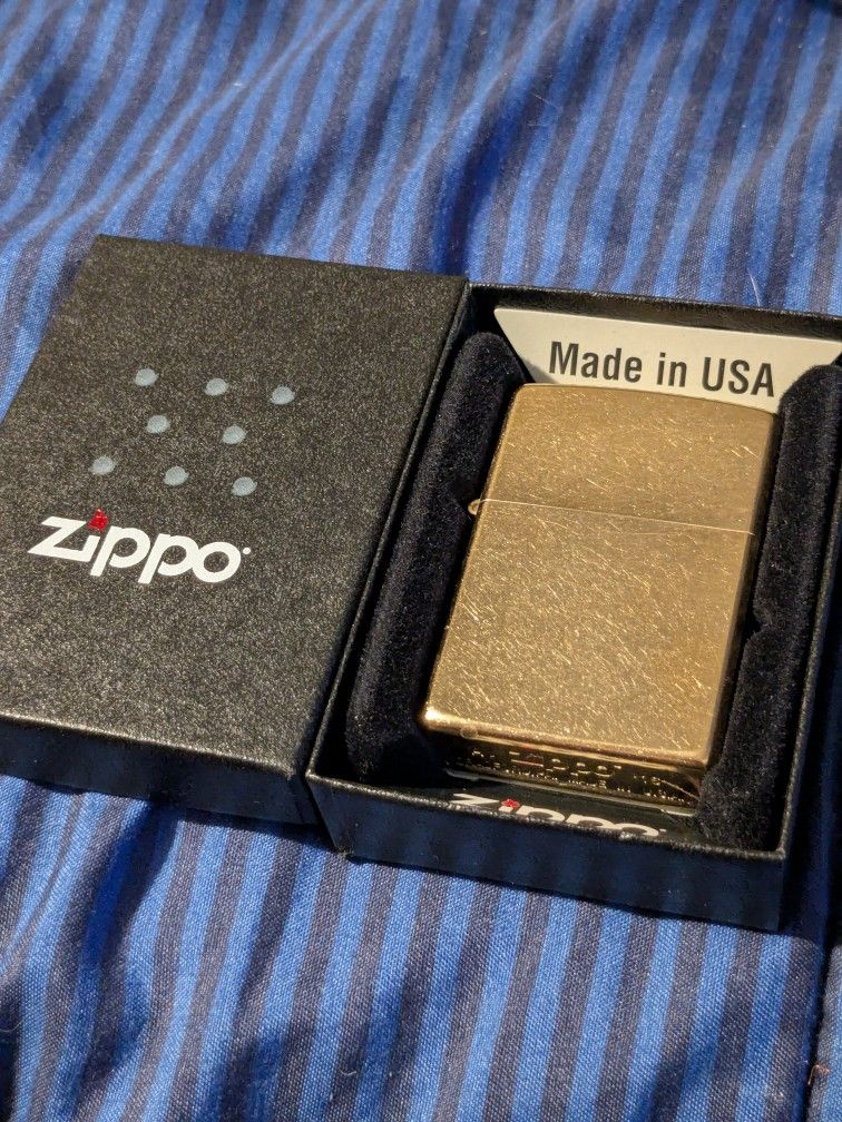 New Gold Dust Zippo