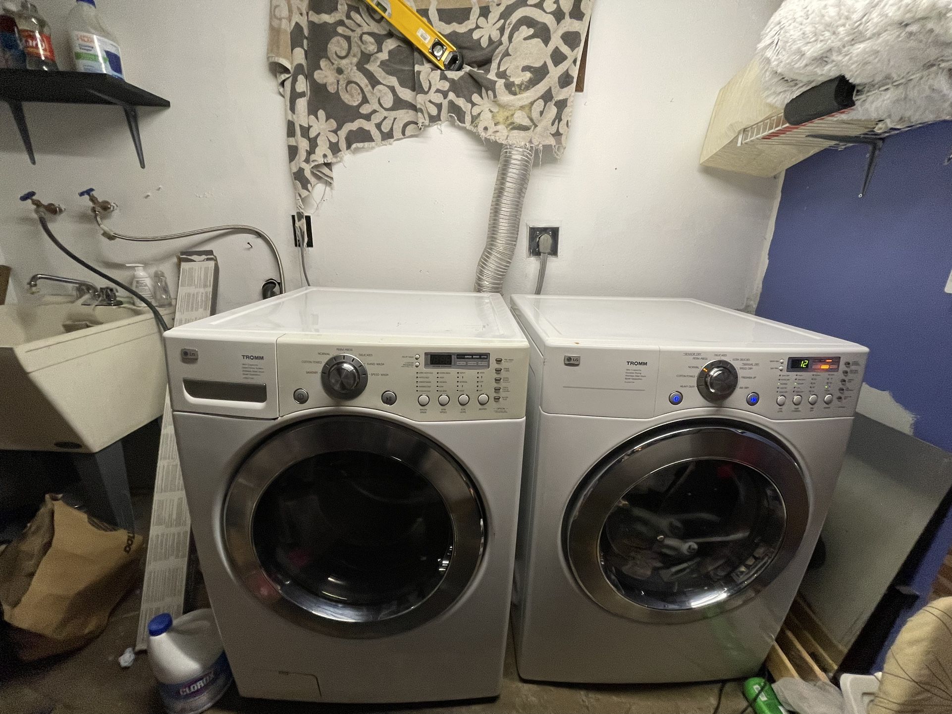 LG TROMM WASHER & DRYER