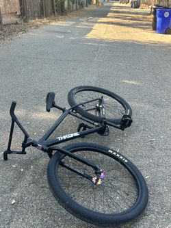 Throne goon 29inch cash only