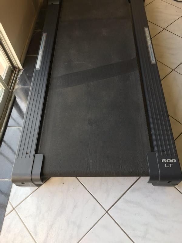 Proform 600 LT Treadmill for Sale in Garden Grove, CA OfferUp