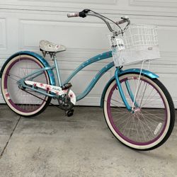 Beautiful Electra 3 Speed Beach Cruiser Bike 26” Wheels