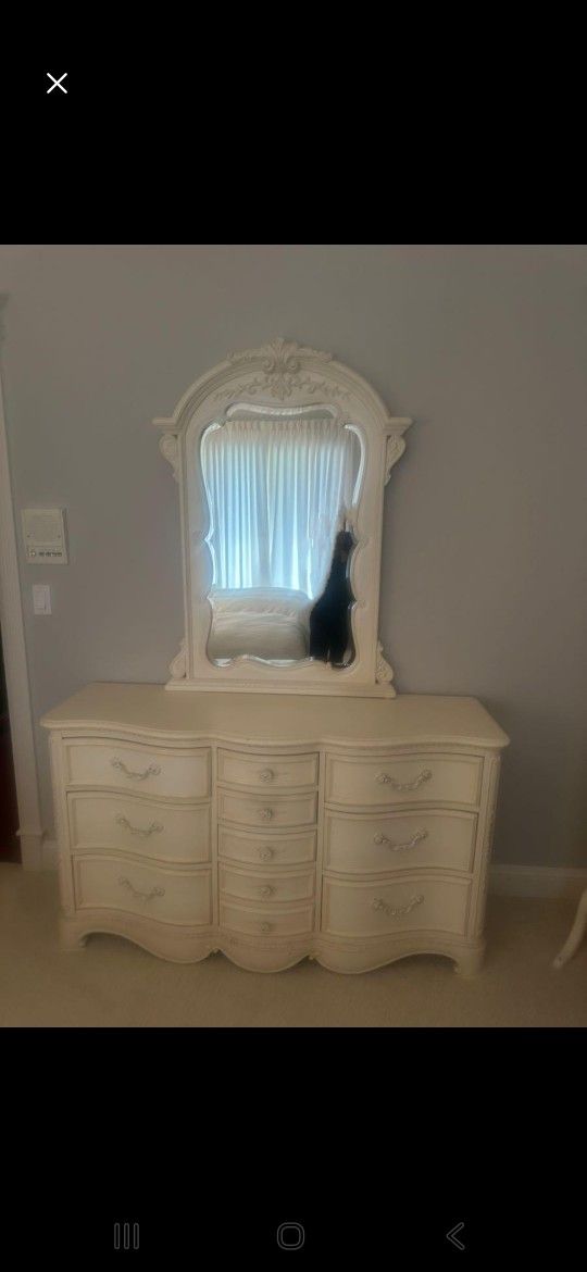 🌷 Jessica McClintock “Romantic” Collection Dresser & Mirror – Lea Furniture (2003)