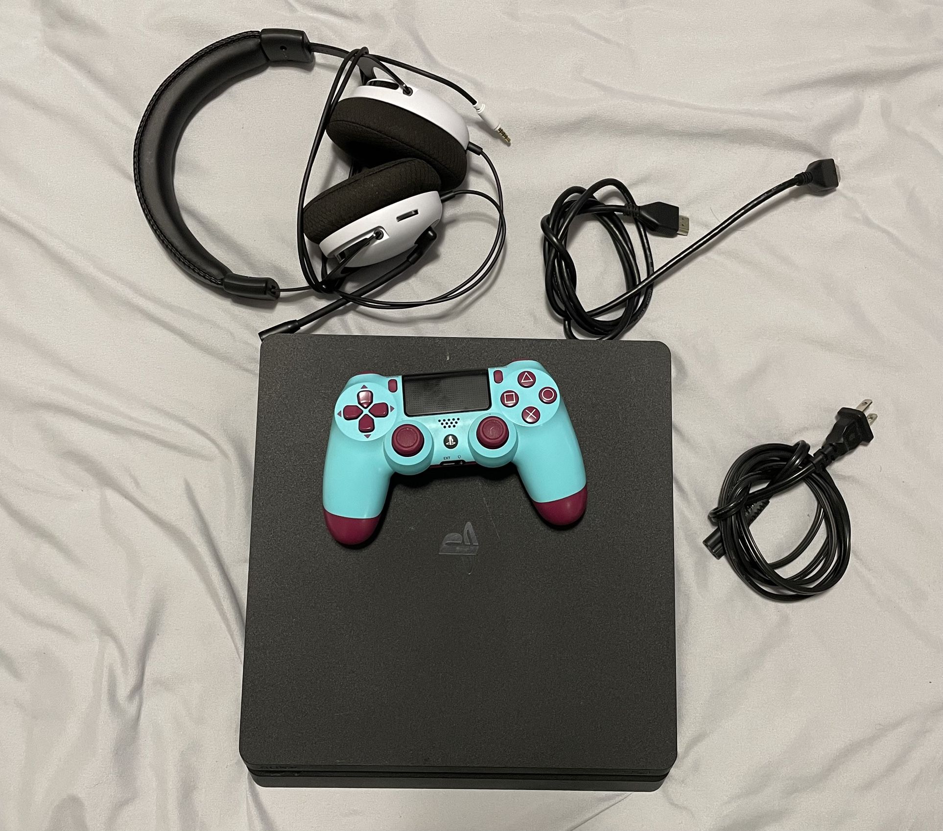 PS4 Slim With TV