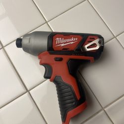Milwaukee M12 Impact
