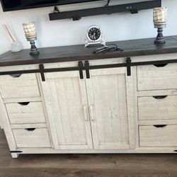 Beautiful Dresser / Buffet Table