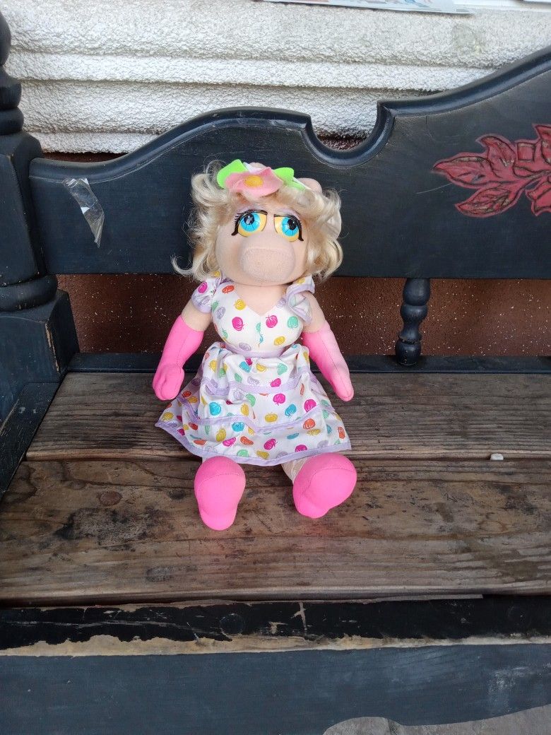 Miss Piggy 1993 Stuffed Doll