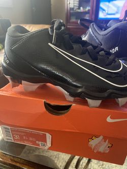 Nike Youth Football Boys Cheats.