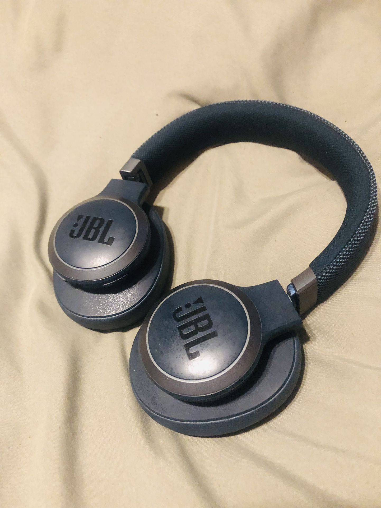 JBL WIRELESS HEADPHONES