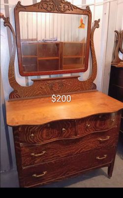 Antique tiger oak dresser with mirror