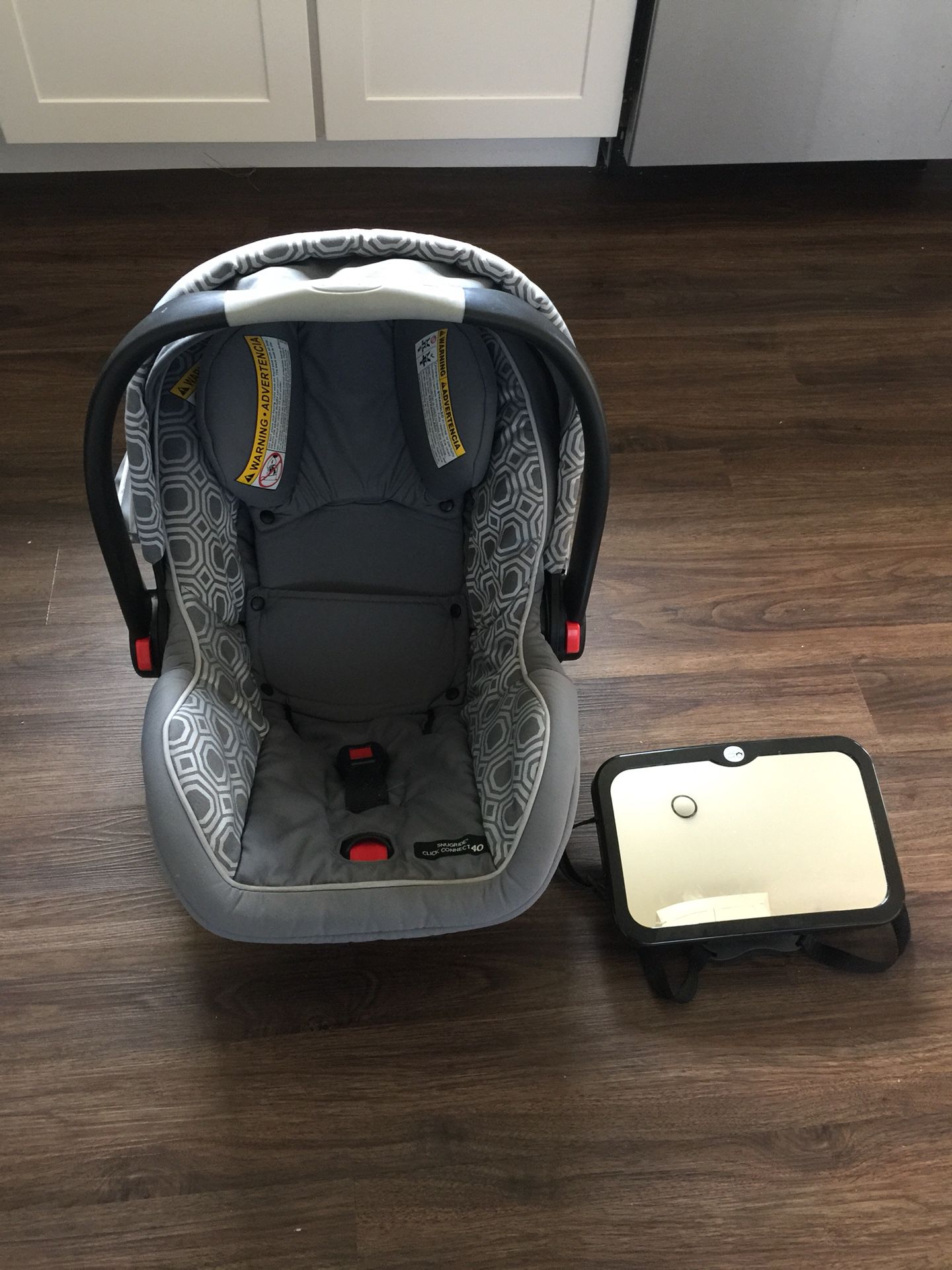 Graco Snug Ride Click Connect Baby Car Seat with 2 bases