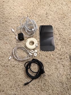 Apple iPhone 13 Pro 126 GB with Accessories Bundle