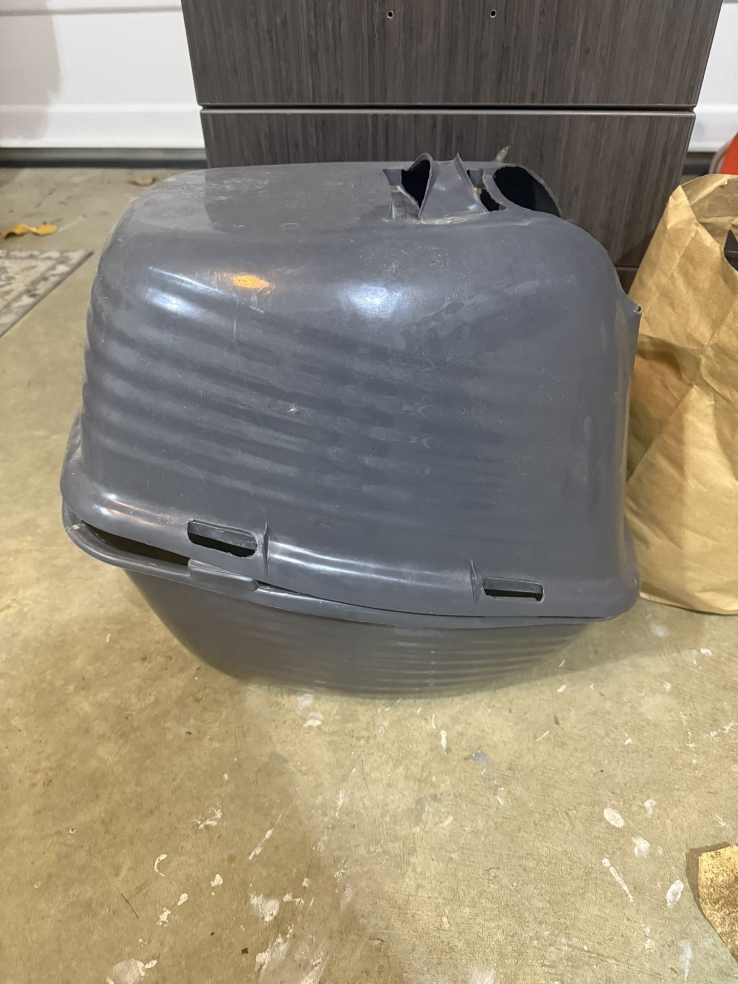 Free Large Cat Litter Pan