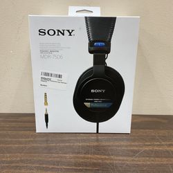 SONY PROFESSIONAL DYNAMIC STEREO SOUND MONITOR HEADPHONES MDR-7506 LARGE DIAPHRAGM BRAND NEW
