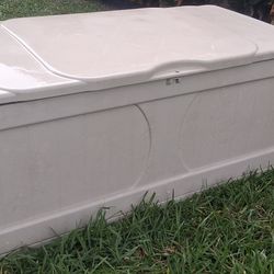 XL Suncast Outdoor Storage Lock Box Pool Deck Garage Lawn Garden Boat Cushions Spa Doxk Balcony Porch Patio 