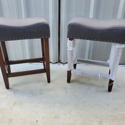 New Barstools / Bancos Nuevos