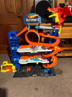 Hot Wheels City Ultimate Garage & Car-Devouring Dragon Toy Car Track Set, Stores Over 50 Vehicles, 4-Level Exclusive Set