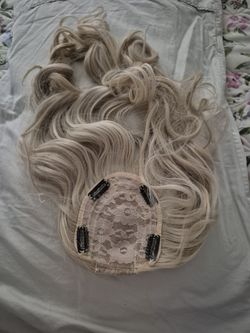 BRAND NEW NEVER USED CLIP ON HAIR TOPPER