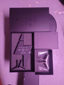 Tesla Mezcal DECANTER UNOPENED and SHOT glasses