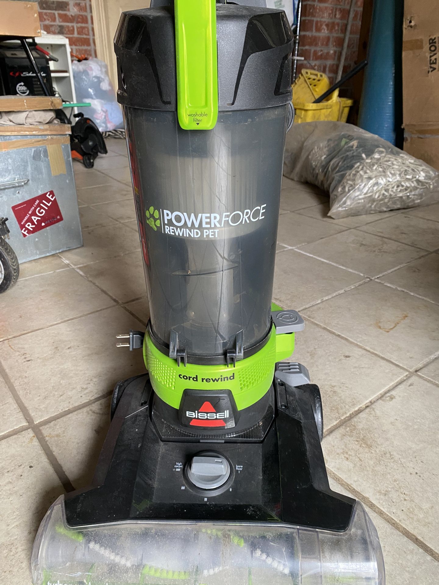 POWER FORCE BISSELL VACUUM CLEANER