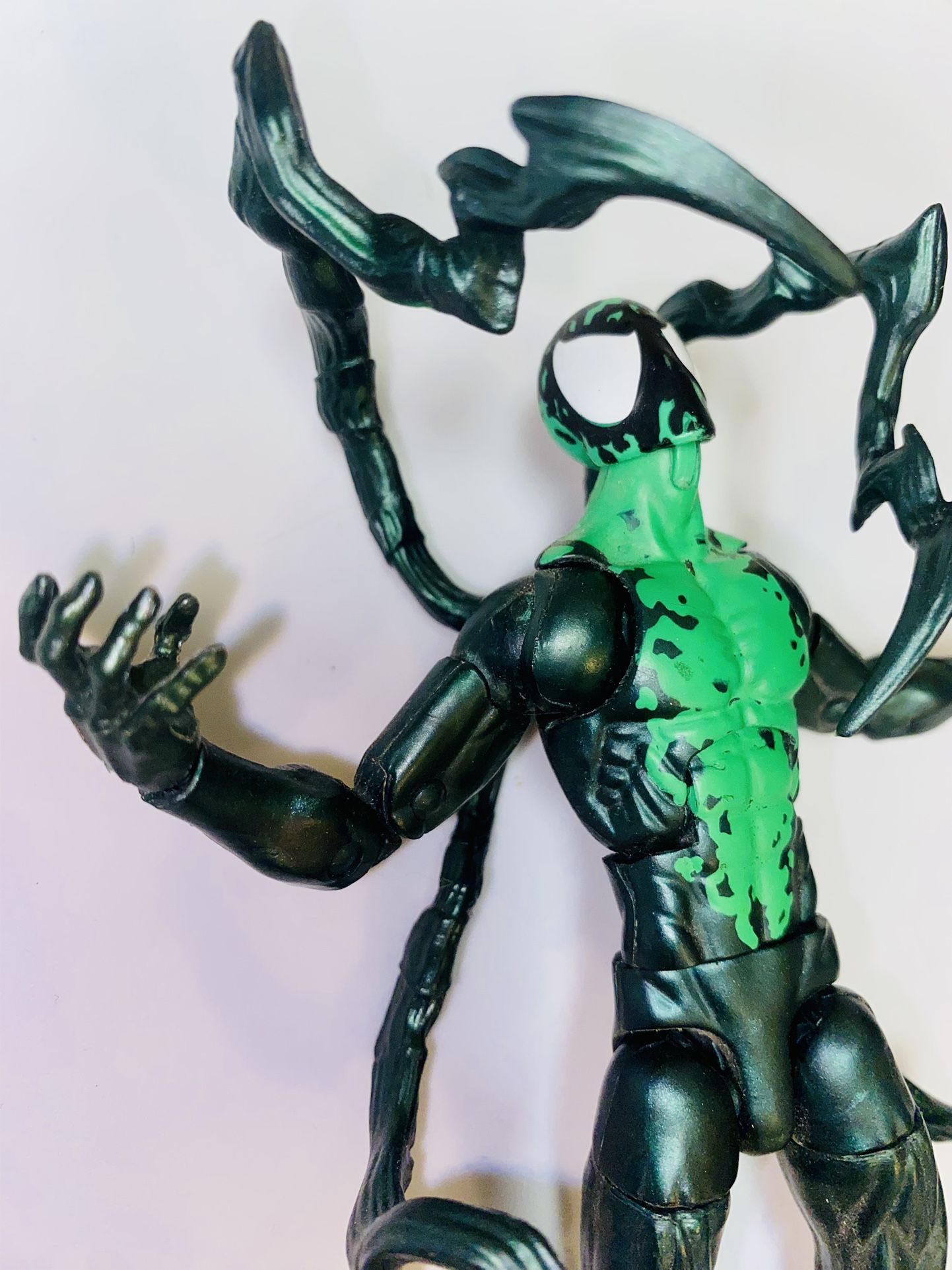 MARVEL LEGENDS LASHER