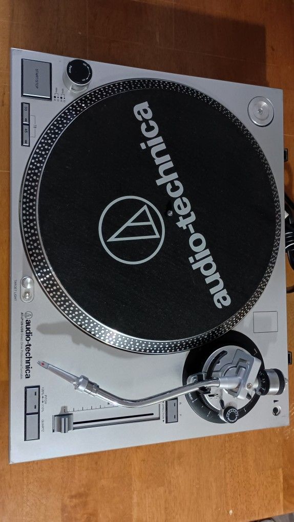 Audio Technica Record Player, Direct Drive Professional Turntable, Working Great.