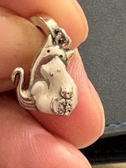 NEW BEAUTIFUL 925 STERLING SILVER CAT FAMILY CHARM