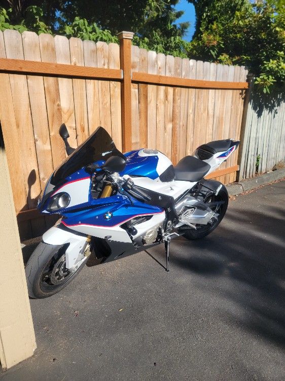 2016 bmw s1000rr Bimmer. Clean  Title 2nd Owner  