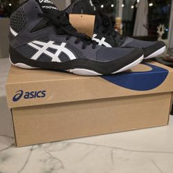 Mens 8.5 Asics Wrestling Shoes