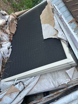 Screening door