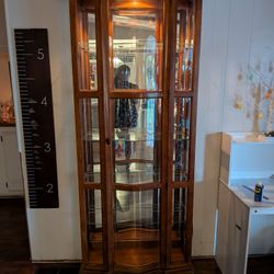 Beautiful Vintage China Hutch 