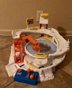 Matchbox Hero City Ice Mountain Playset
