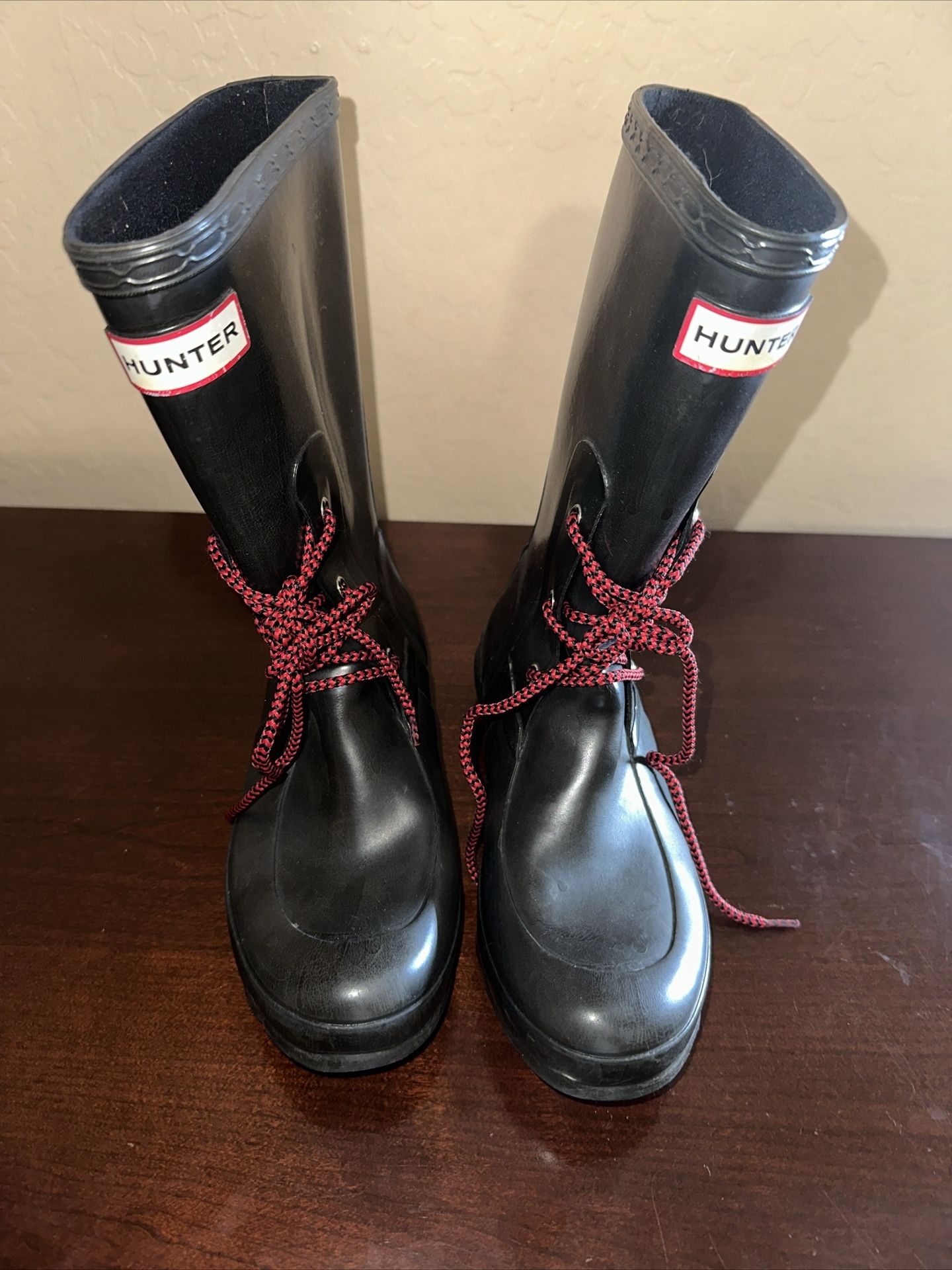 Hunter Black Red laces Rain boot 6W