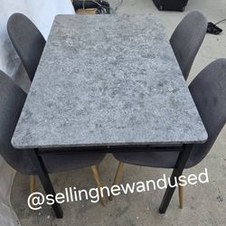 Kitchen table w/chairs