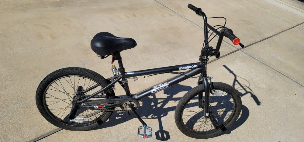 Mongoose BRAWLER Boys' Freestyle BMX Bike, 20" wheels, Black