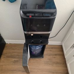 Bottom loader water dispenser.