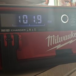 Milwaukee Pack out Radio