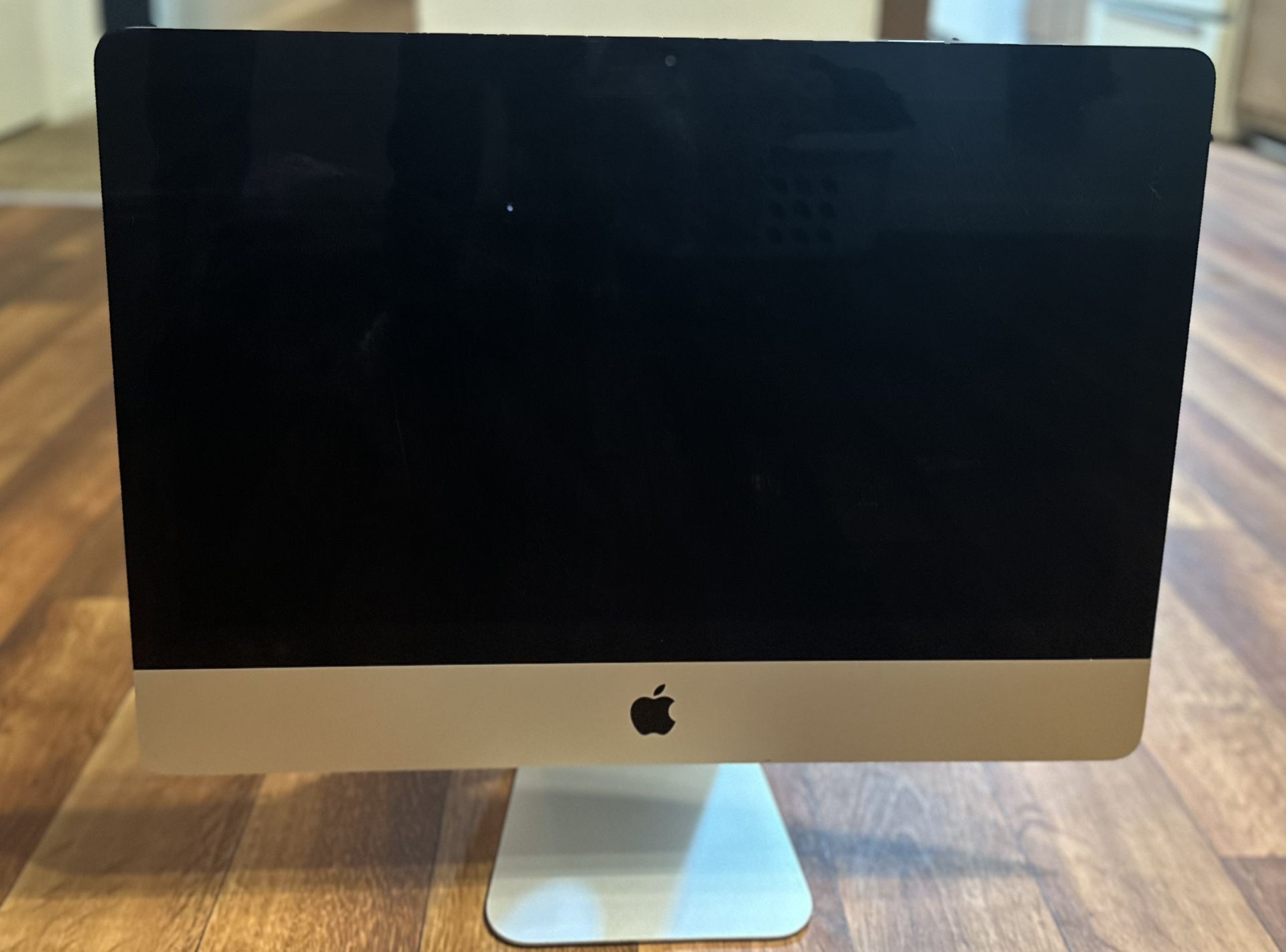 iMac 21.5 Inch 1TB (Late 2012) With Bluetooth Mouse & Keyboard