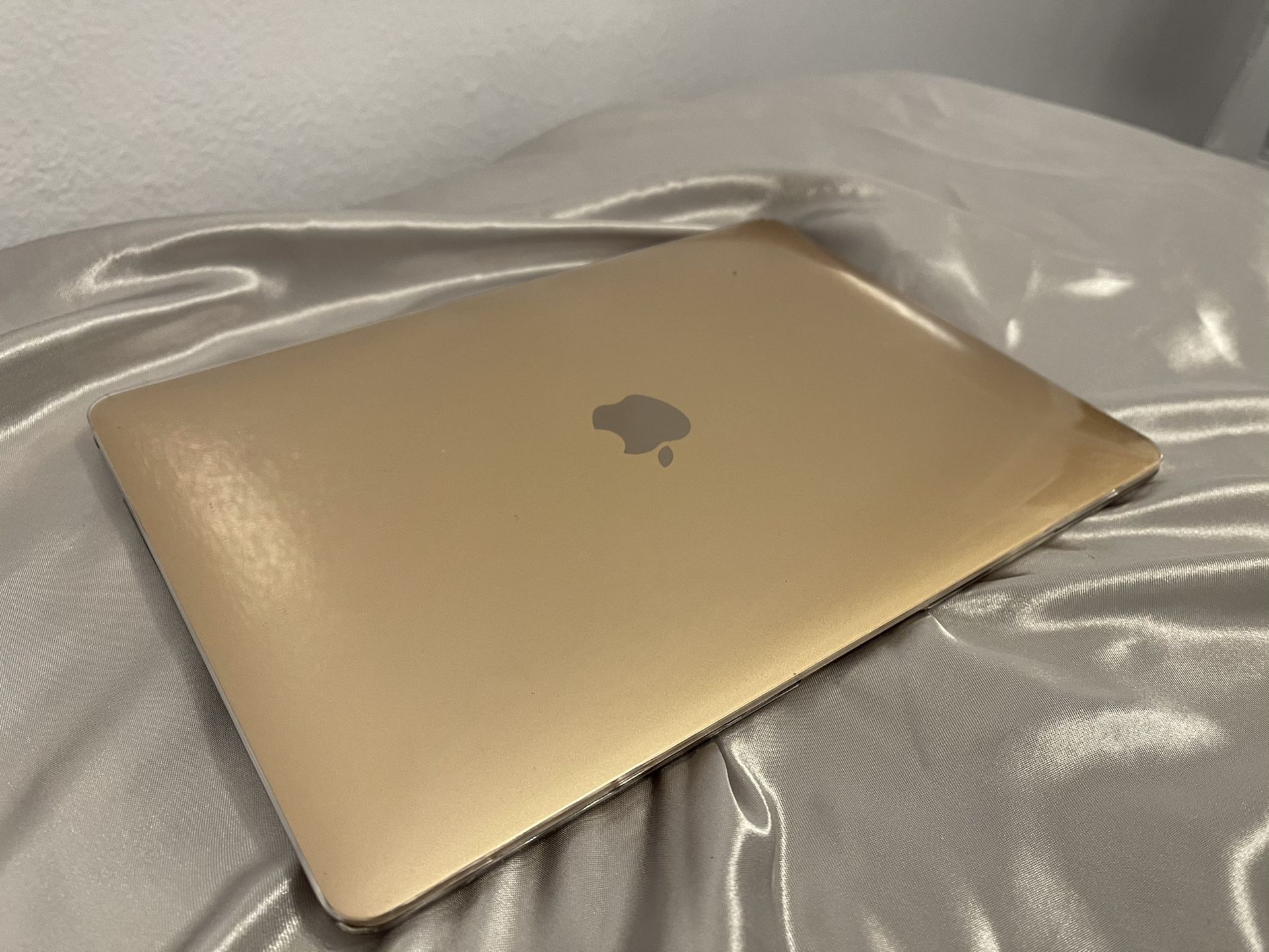 2020 MacBook Air Gold 13 Inch