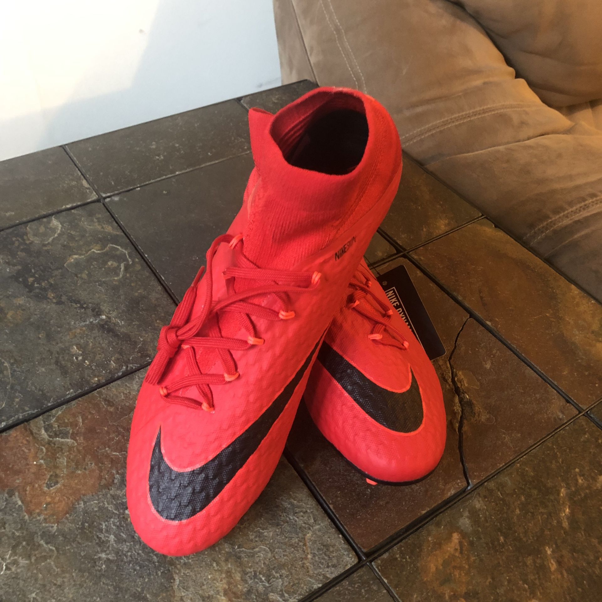 Men’s soccer cleats. Nike hypervenom size 11