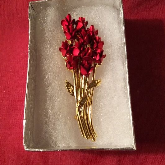 Dozen Roses Vintage pin