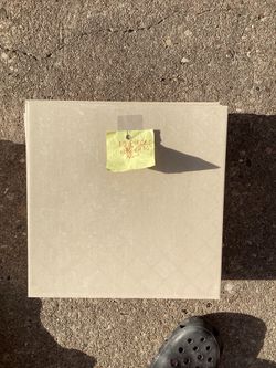 13 Porcelain tiles ( NEW ) 11-3/4” X 113/4”