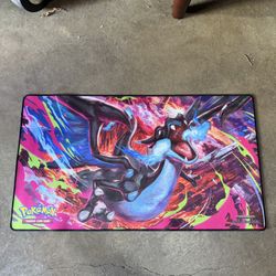 Pokémon Charizard Desktop Mat